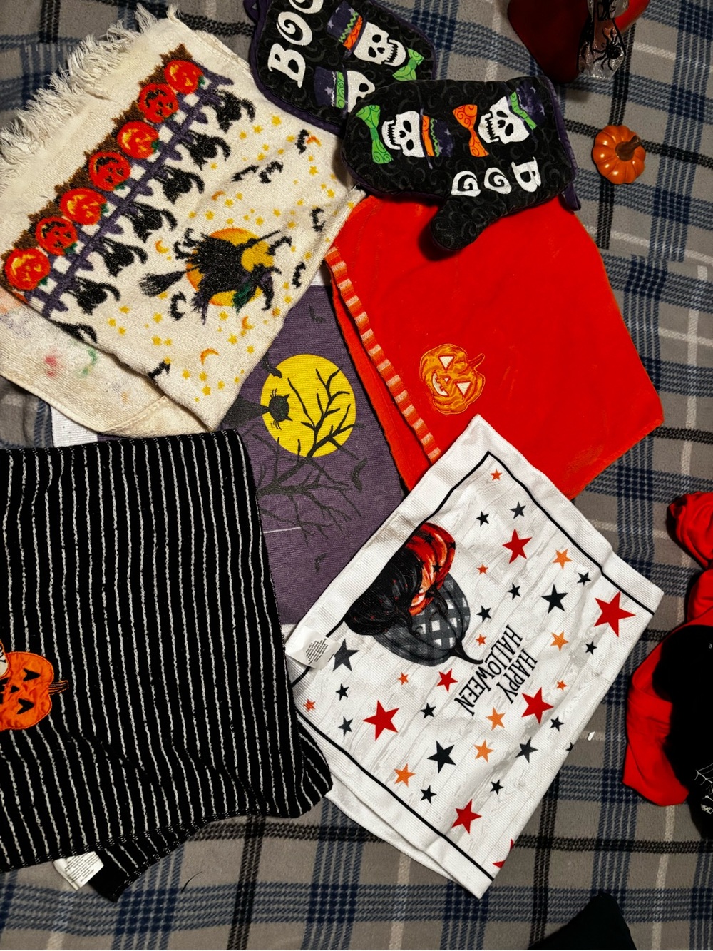 Halloween kitchen towels